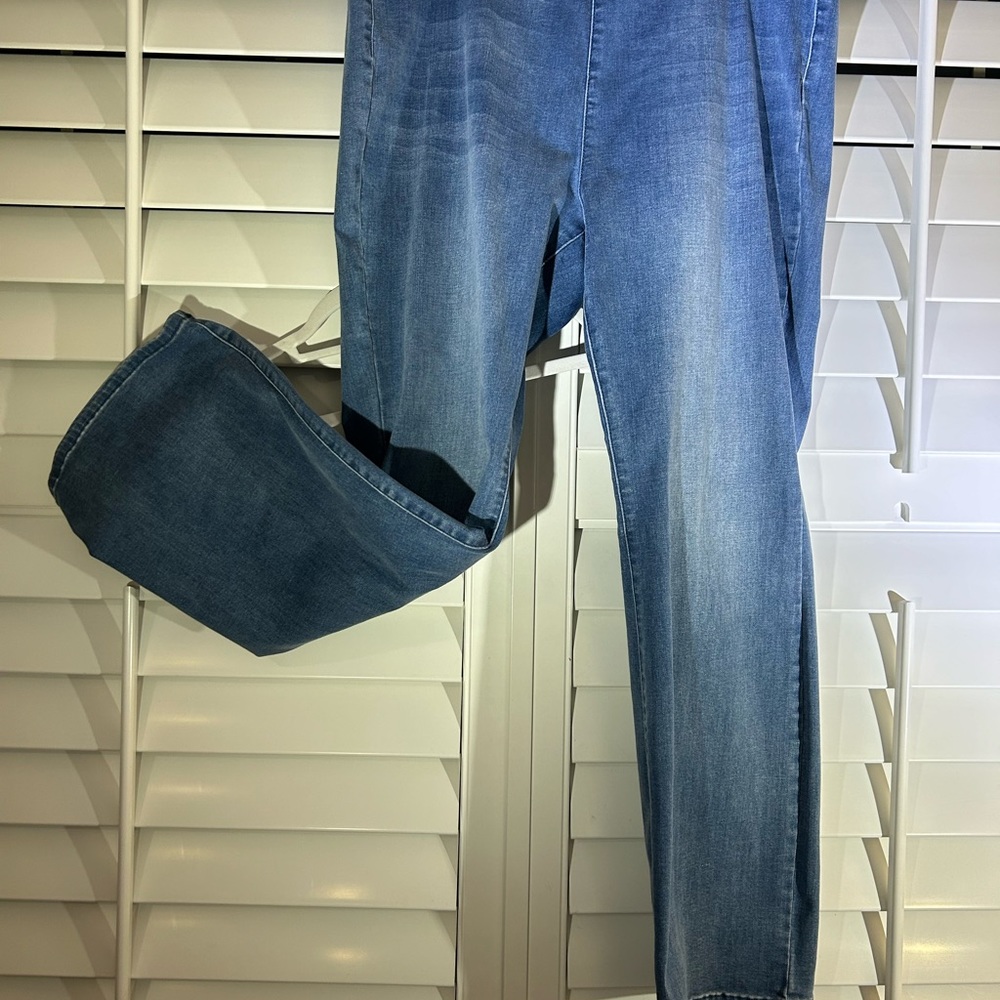 Soft Surroundings Pull on boot cut jeans XL